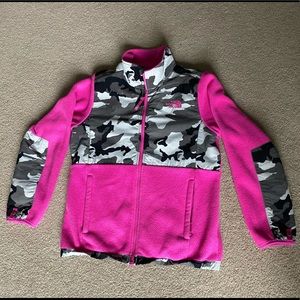 North face fleece jacket. Girls XL(18) pink w/camo